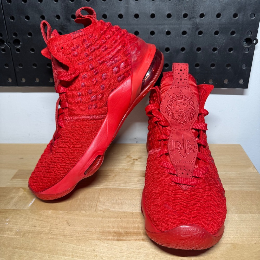 Nike LeBron 17 University Red Basketball Shoes Youth 7Y BQ5594-600